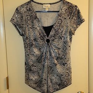 Short sleeve paisley black and white sequin top